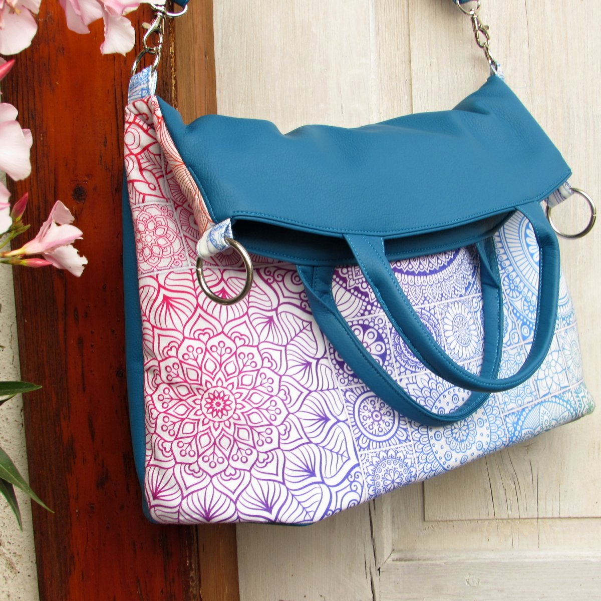 kabelka překlápěcí duhová 