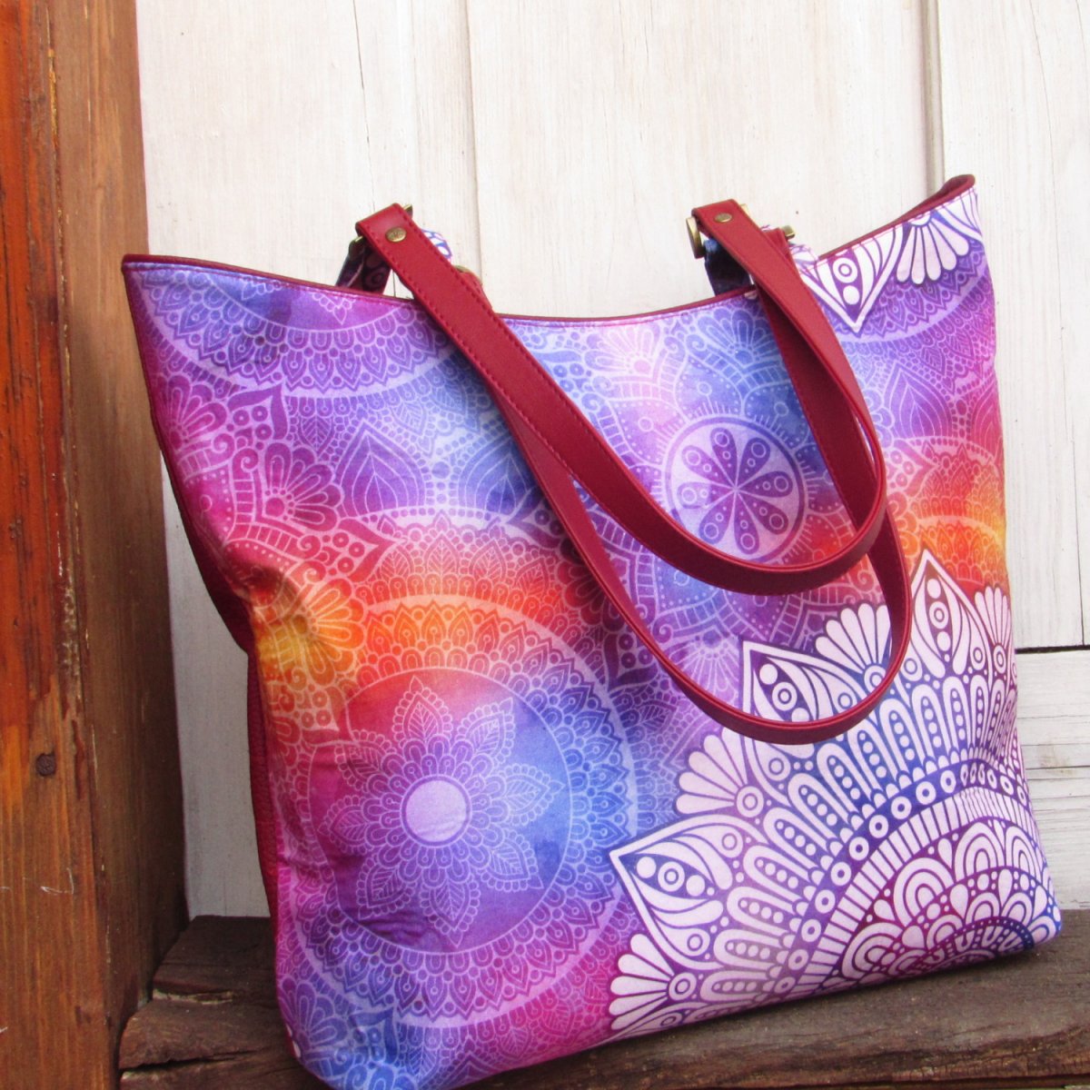 Kabelka duhová krajka