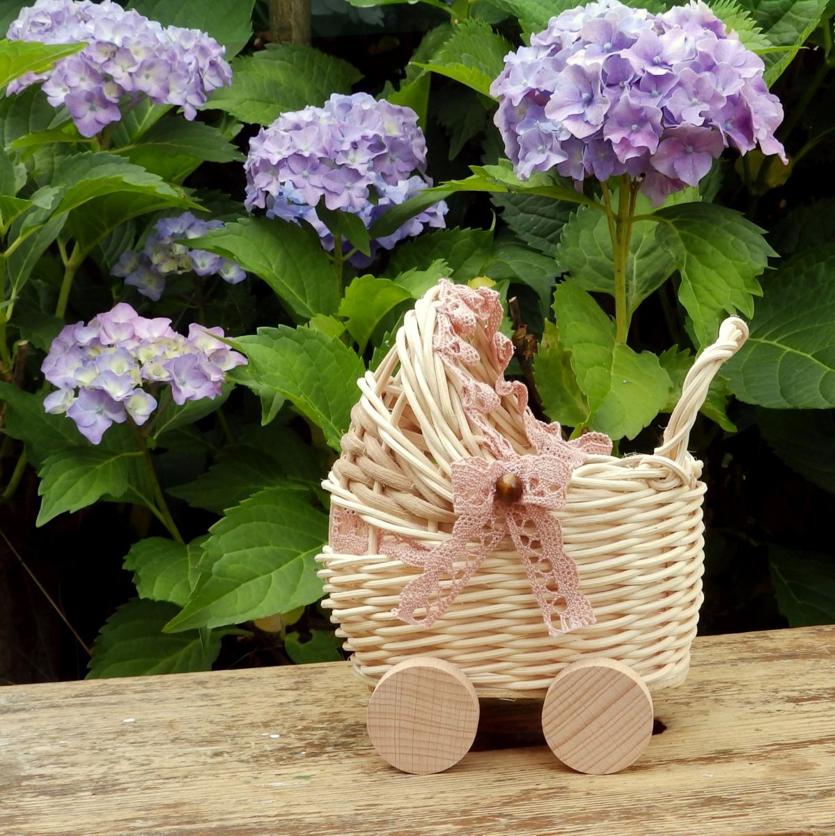 Kočárek košatinka - malý s mašličkou