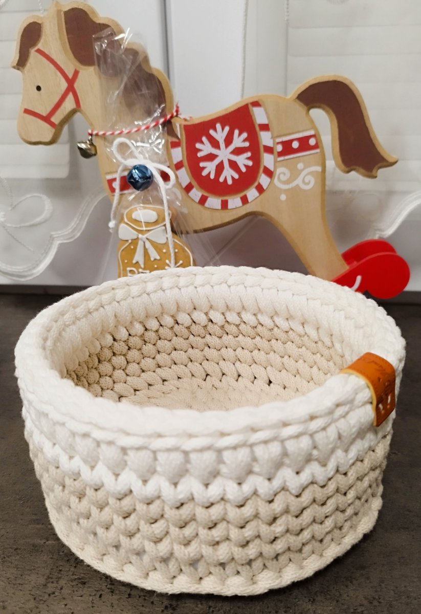 Košík háčkovaný