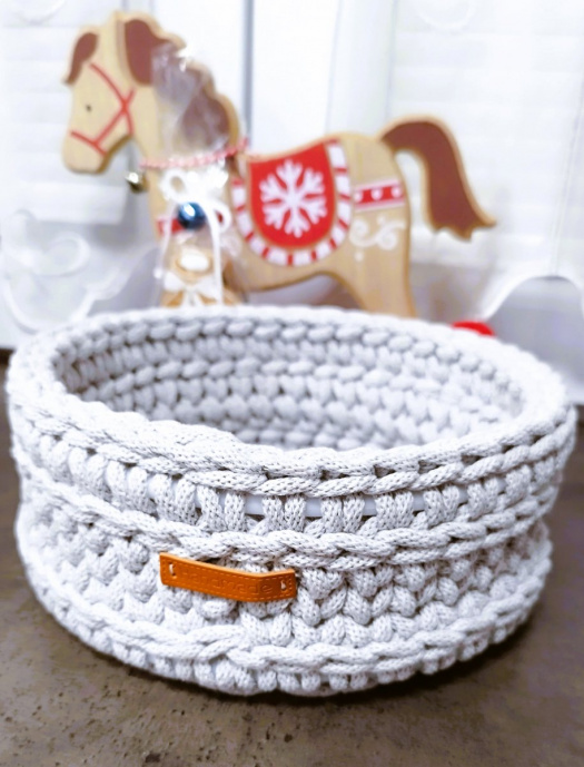 Košík háčkovaný