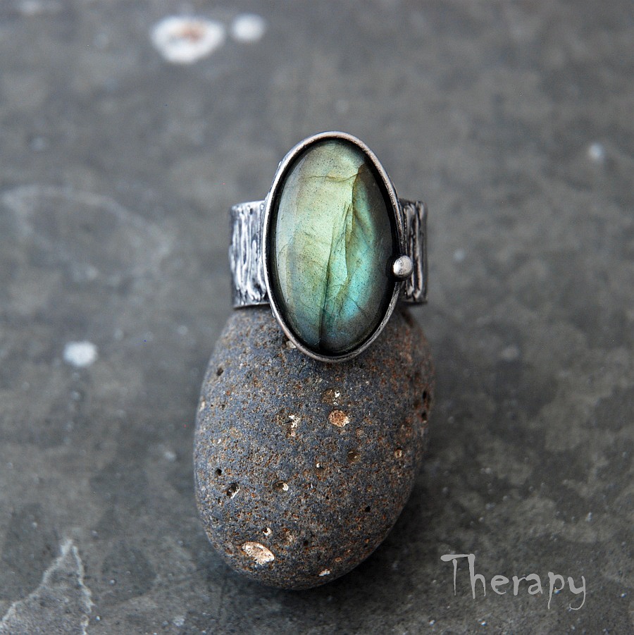 Prsten s labradoritem