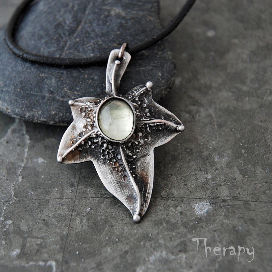 Břečťanový lístek