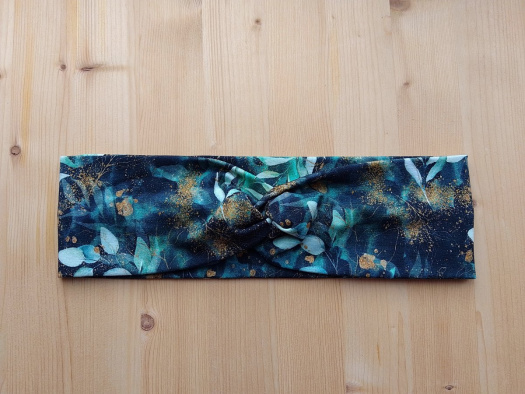 Čelenka překřížena Lístečky