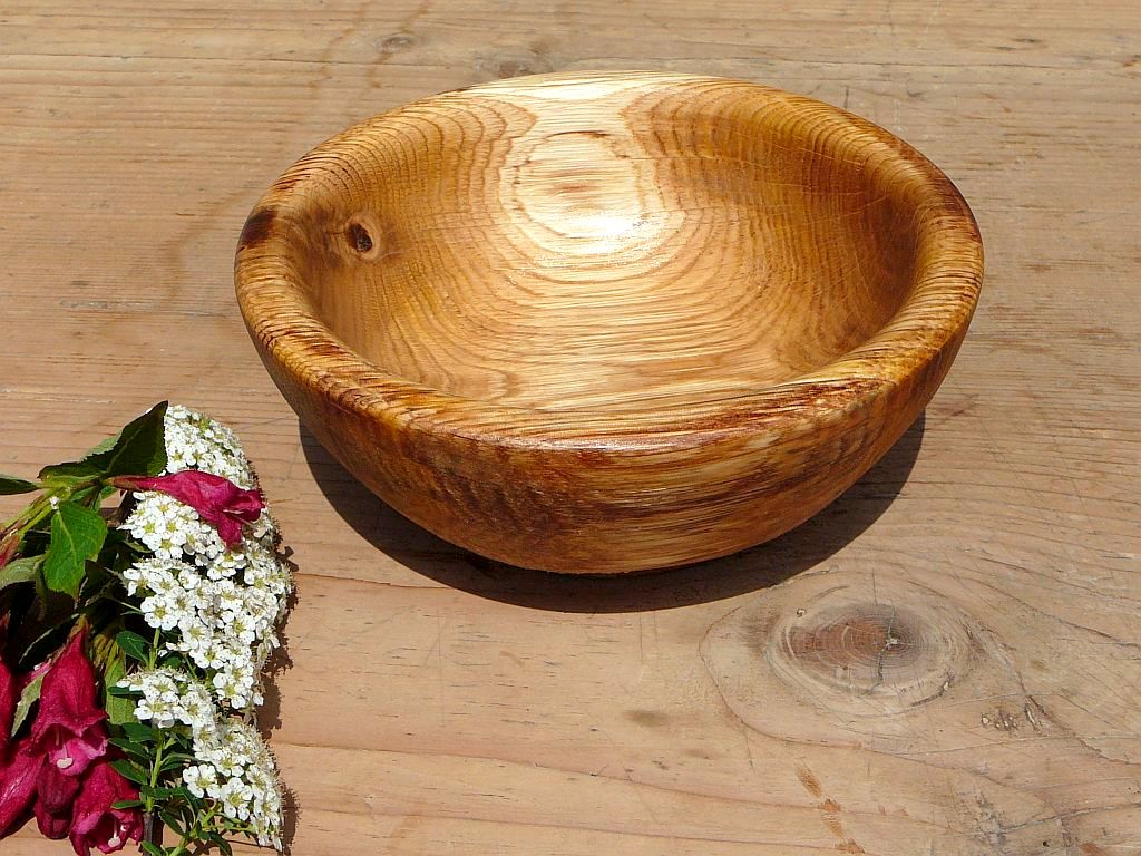 Dřevěná miska M0130 - dub, ø 18 cm.