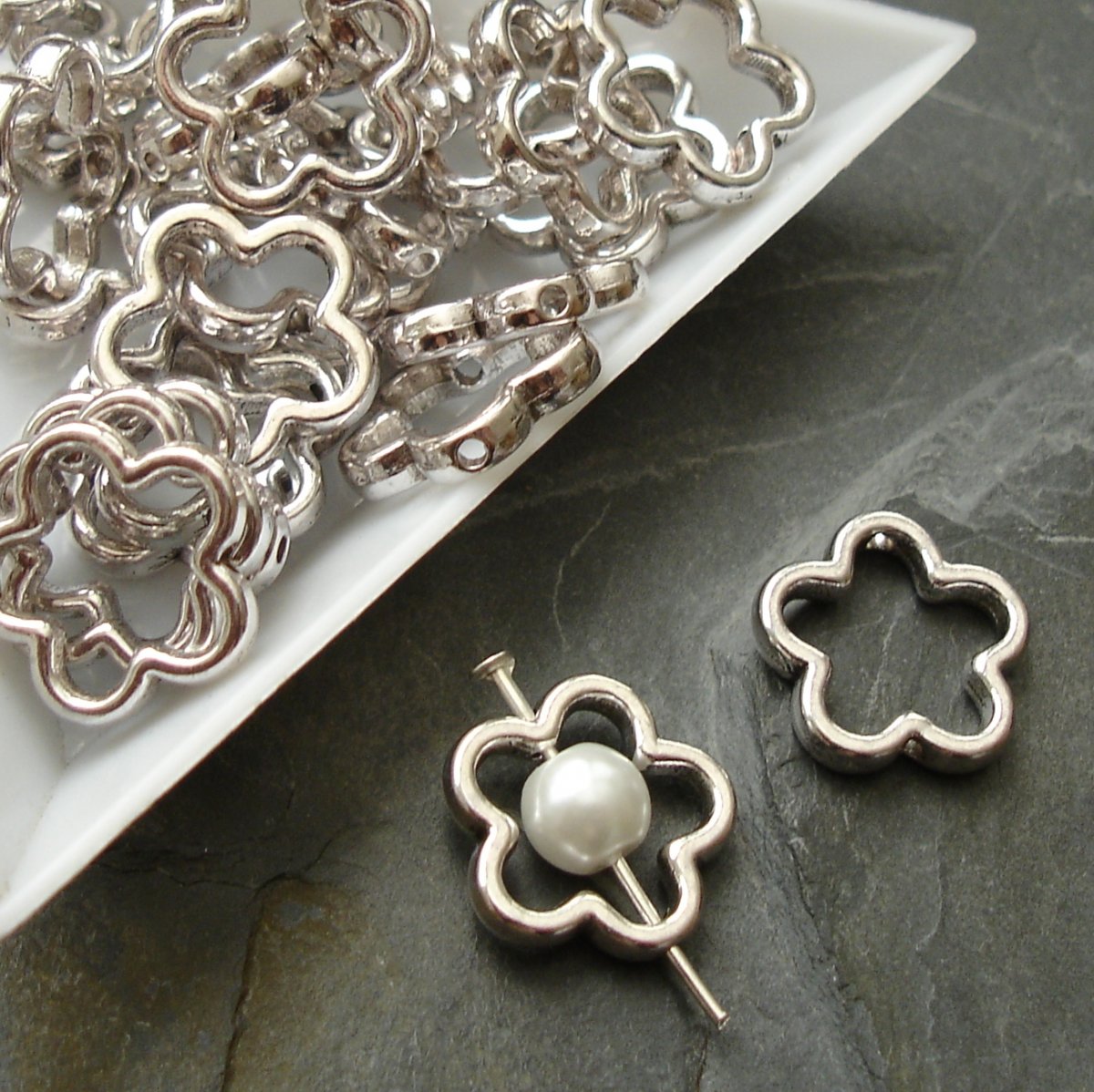 Mezikus kytka 14mm - starostříbrný - 2 ks