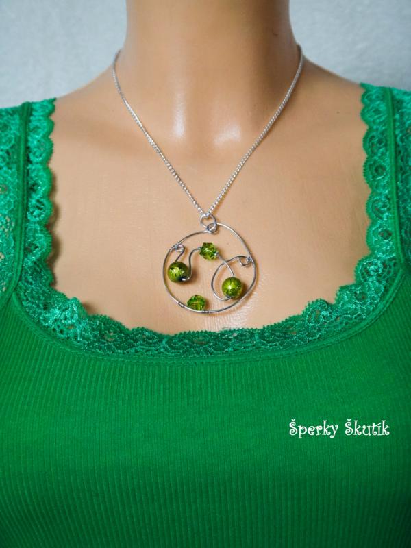 NA0038 - Zelené korálky v kolečku
