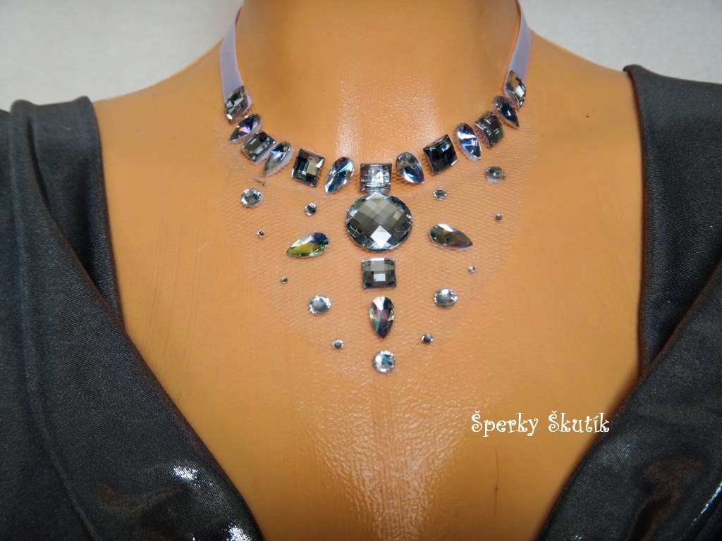 NA0054 - Stříbrný kamínkový náhrdelník