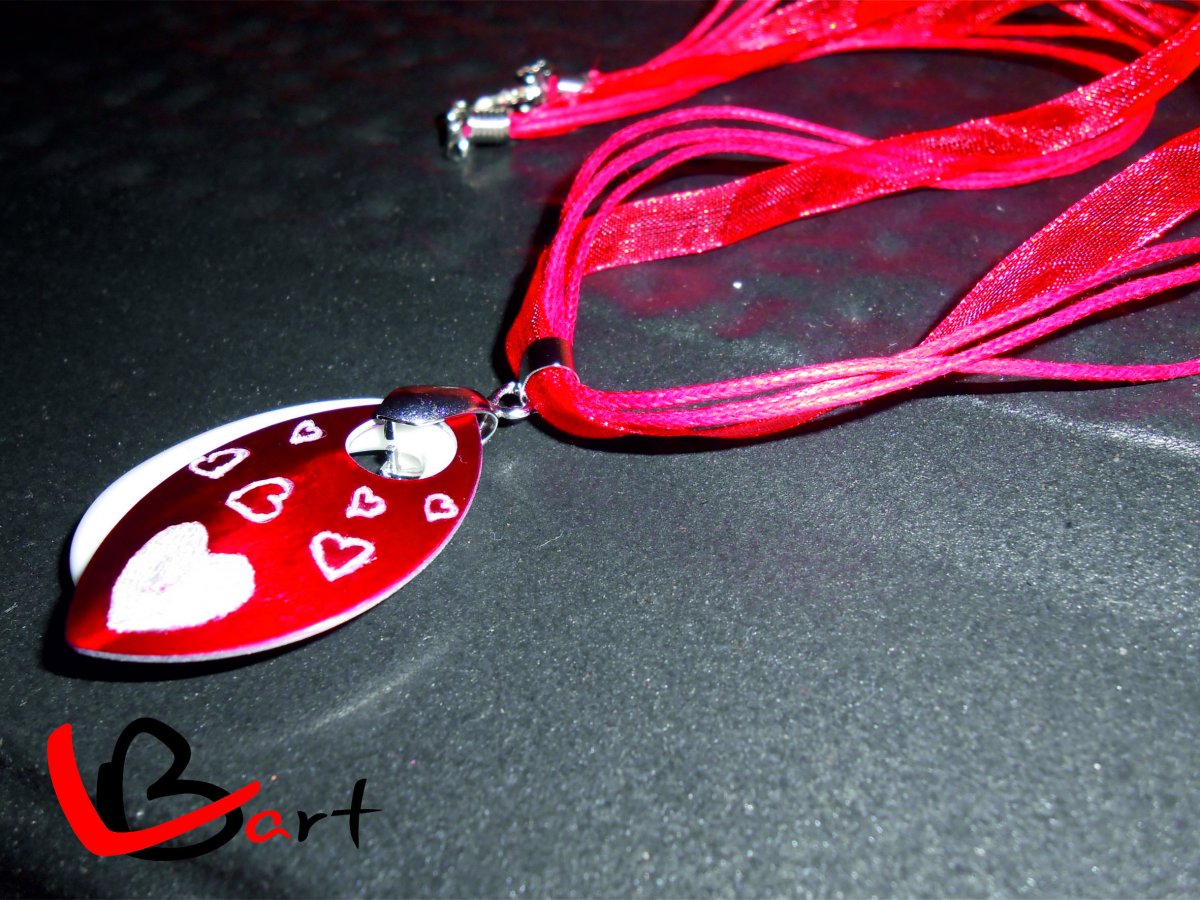 Náhrdelník - Červený s šupinou  NHO3