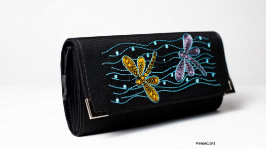 Vyšívaná peněženka - Vážky barevné