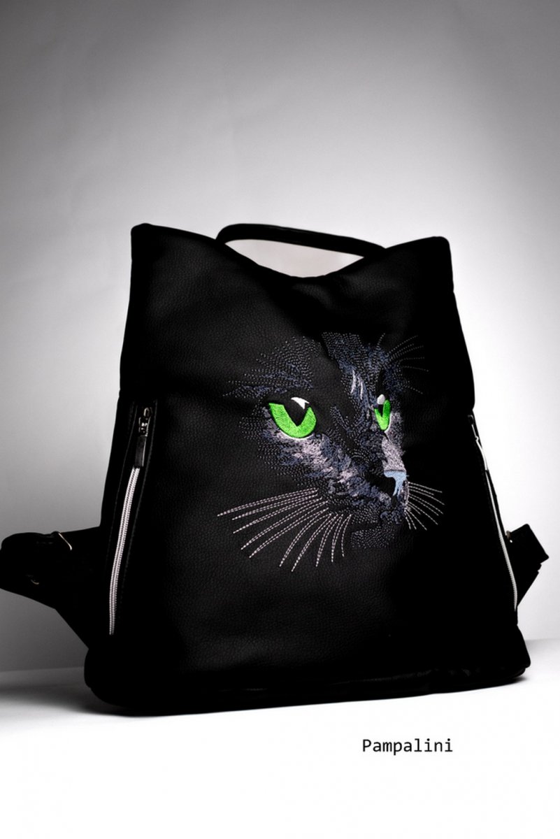 Vyšívaný batoh Safe - Kočka Zelenooká