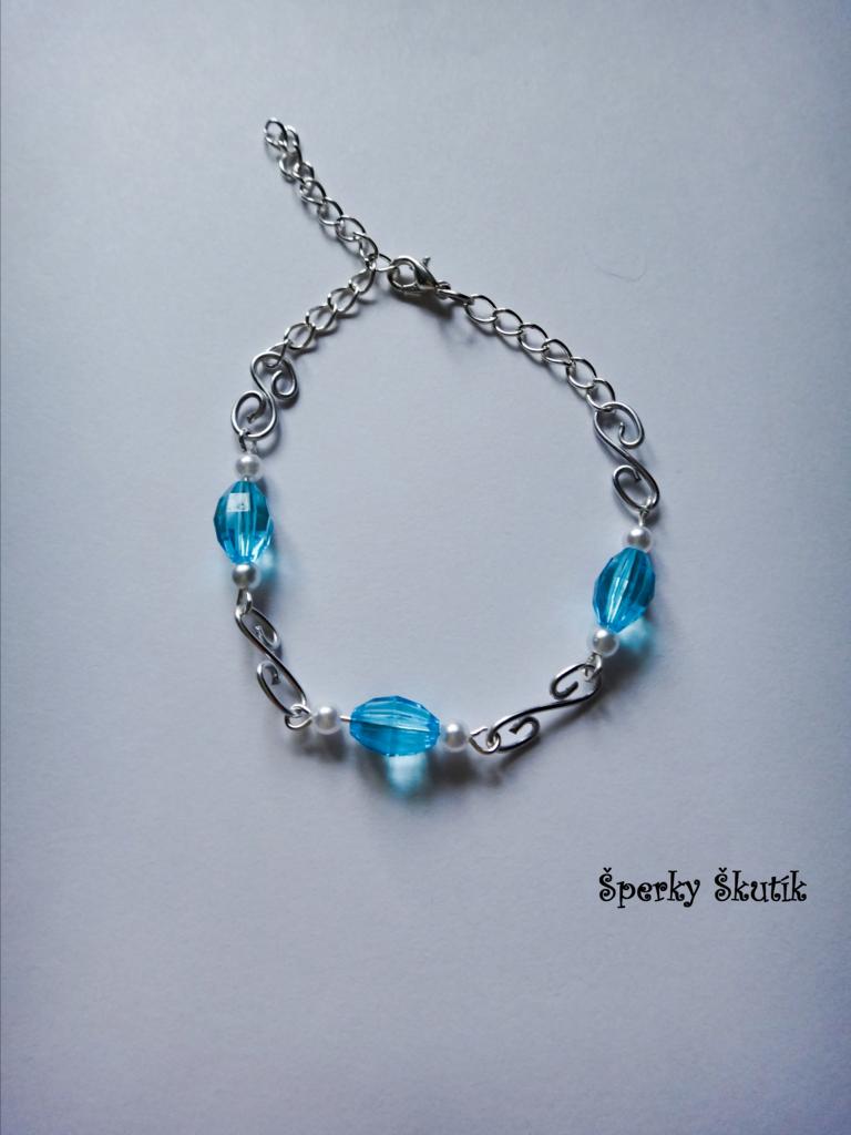 NR0007 - Jednoduchý drátkovaný modrý náramek