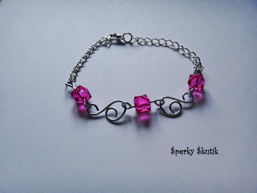 NR0009 - Růžový drátkovaný náramek