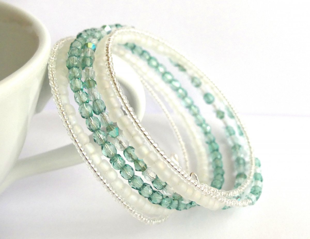 Náramek zeleno-bílý