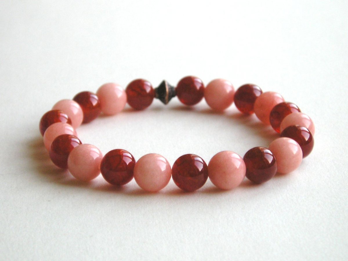 Z nefritu a achátu/uklidňuje,ochraňuje