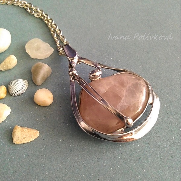 Kapka romantiky - náhrdelník s Růženínem