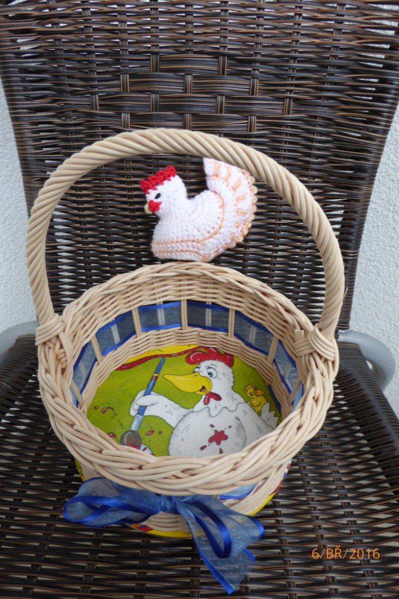 Košíček na 10 vajíček - slepička maluje vajíčka