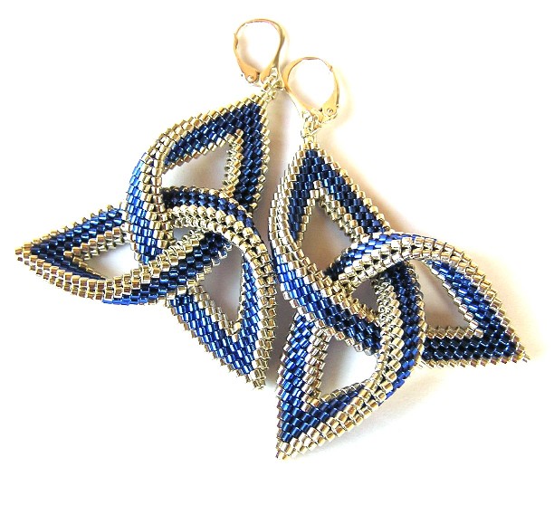 Modrá se stříbrnou