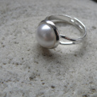 Prsten  - bílá perlička