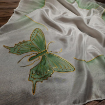 Motýl - hedvábný šáteček