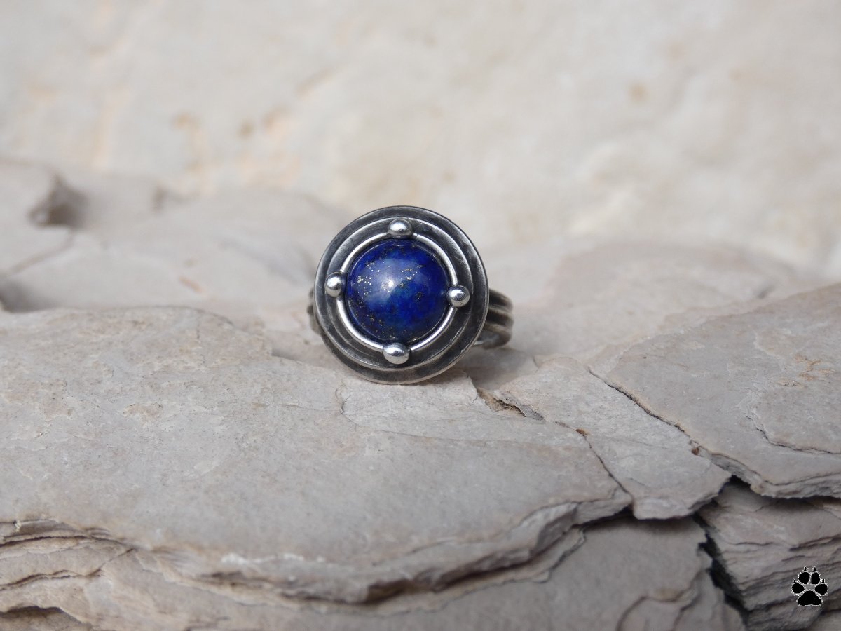 Prsten s lazuritem