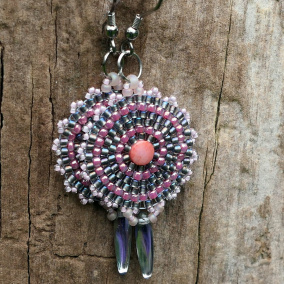 Laděnka - náušnice s korálem