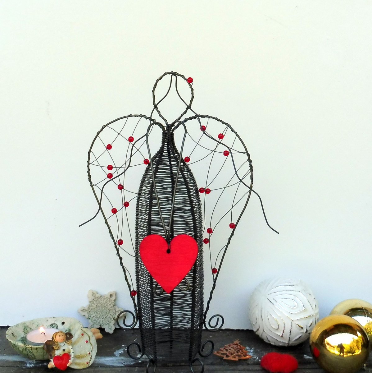 Pro tvou ochranu - anděl červený 31cm