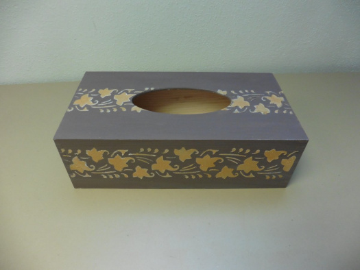 krabička na kapesníky reliefním zdobením