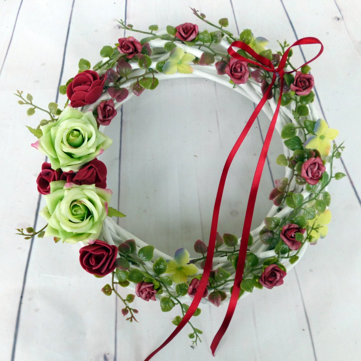 Za šípkovým keřem_věnec na dveře