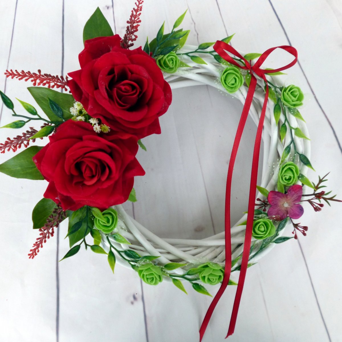 Z rozmlácenýho kostela_věnec na dveře