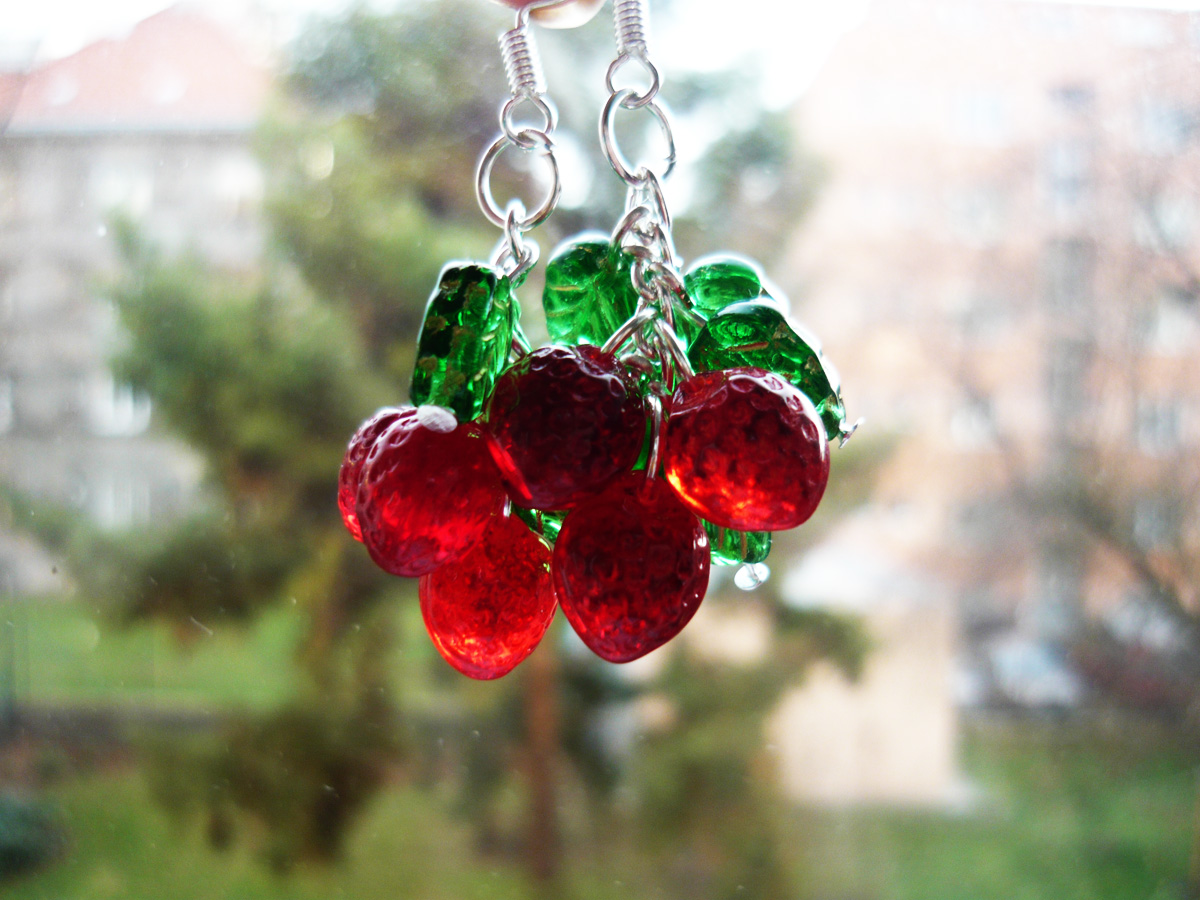 Jahodové náušničky