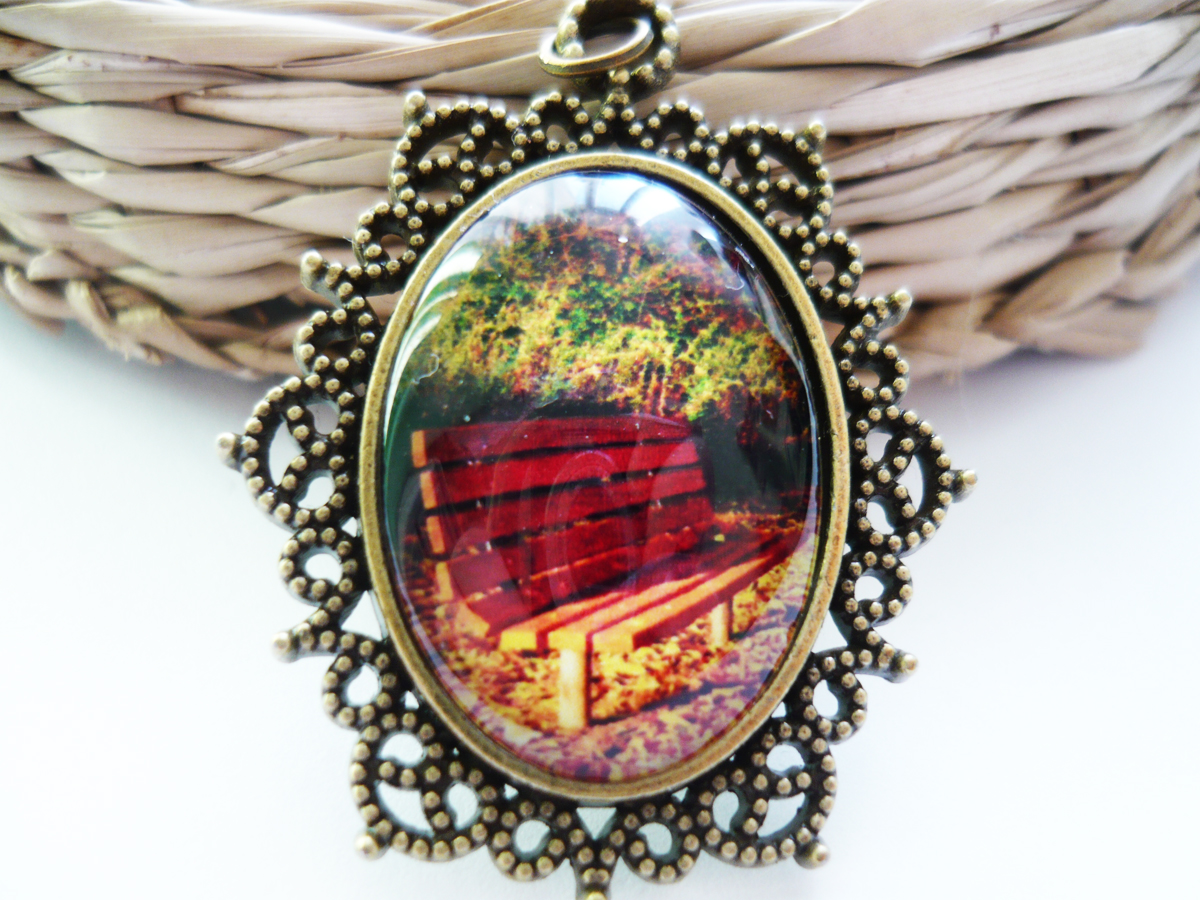 Podzimní lavička náhrdelník 