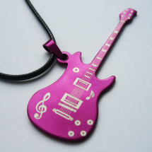 Kytara fialová kovová 