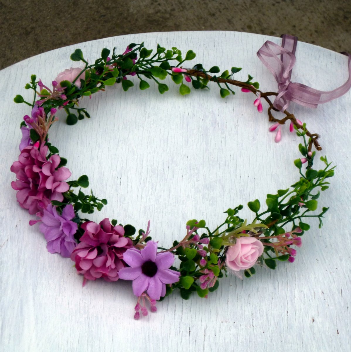 Květinový věneček do vlasů v šeříkových odstínech