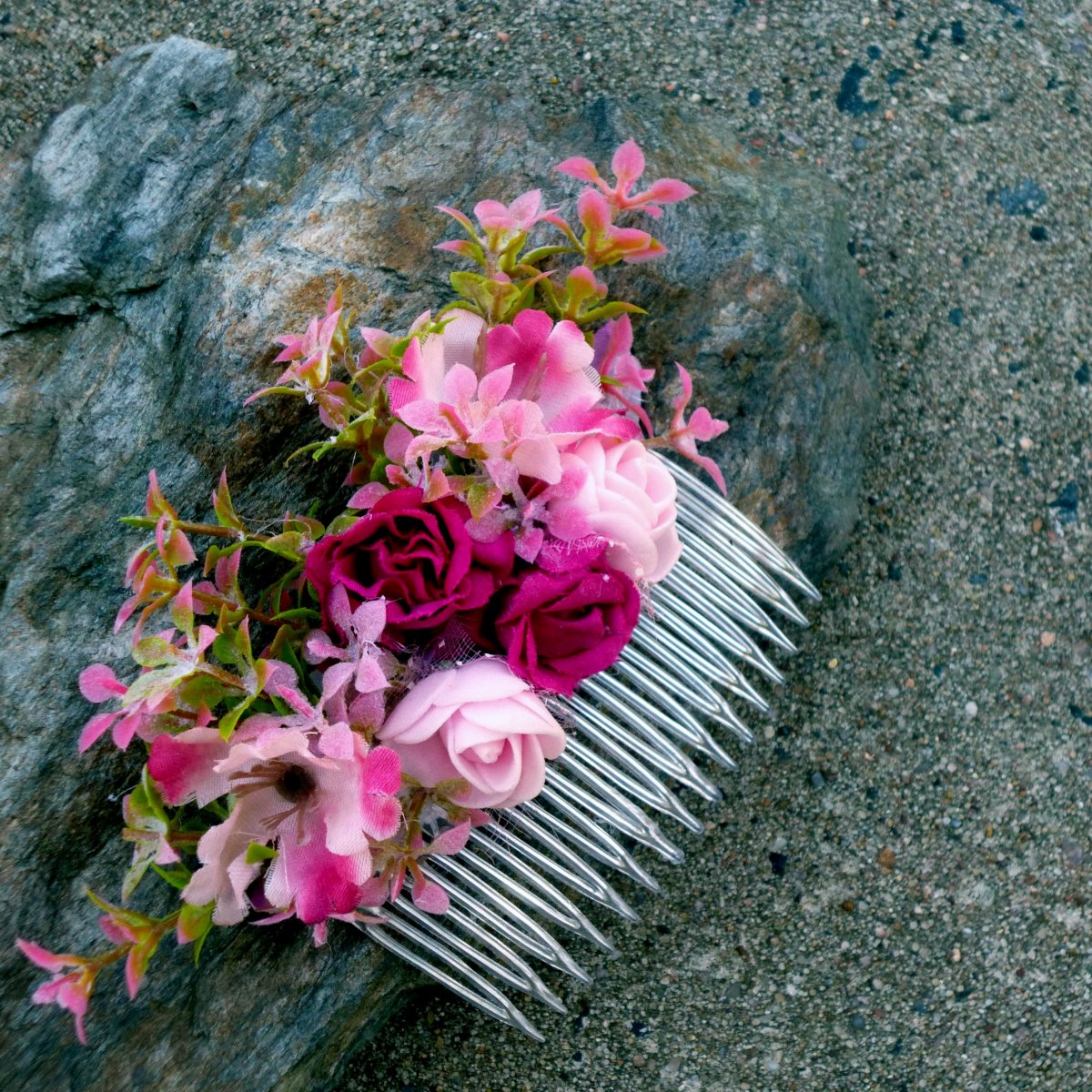 Hřebínek do vlasů v růžových odstínech