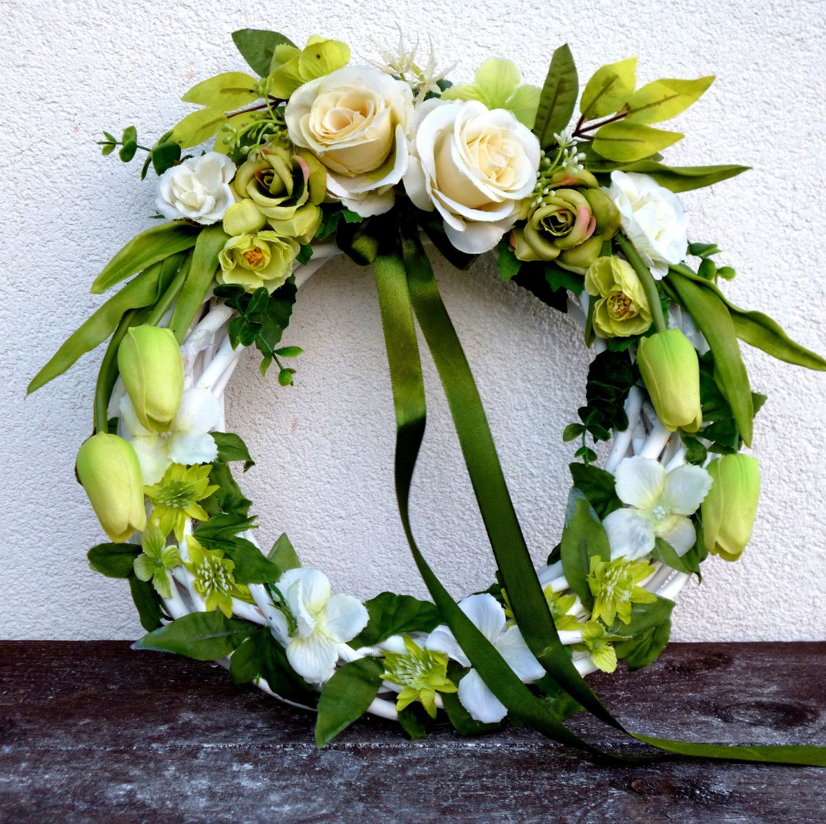 Jarní věnec s tulipány