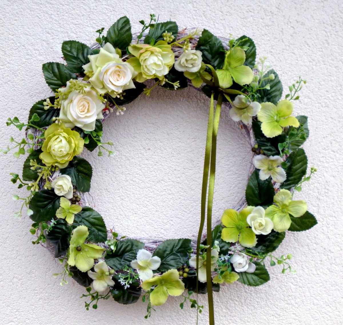 Komu se nelení, tomu se zelení_věnec na dveře