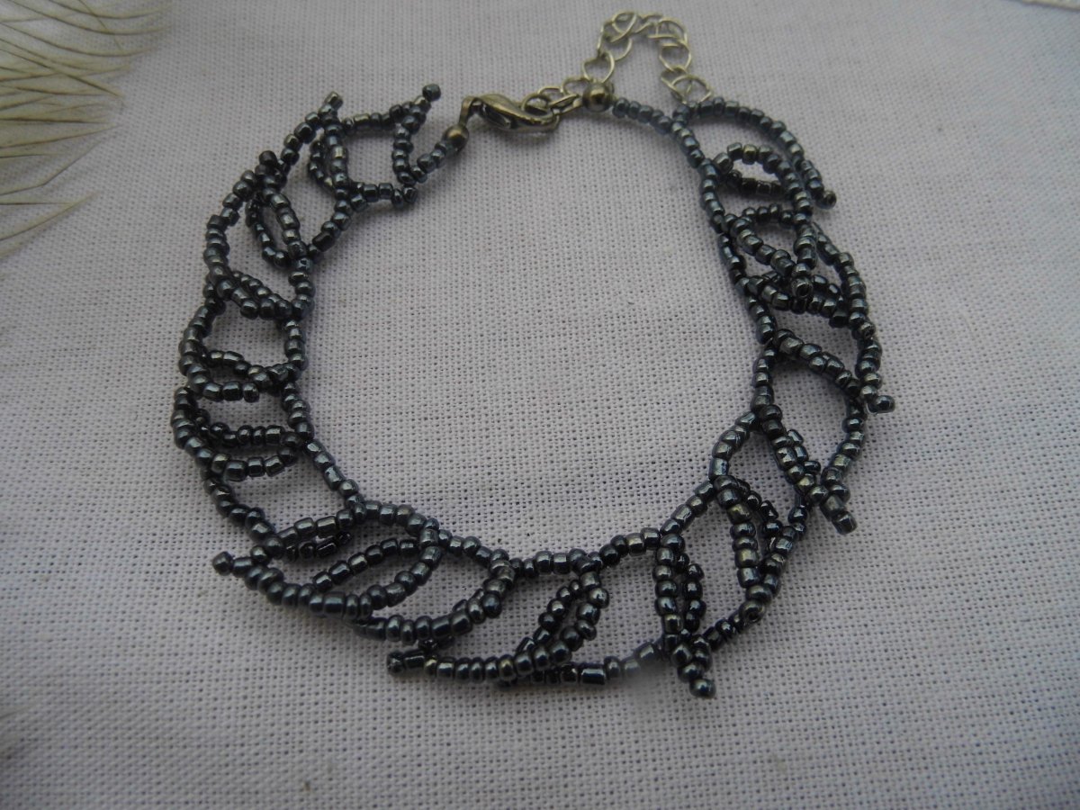 šitý náramek z rockailu  - lístečkový