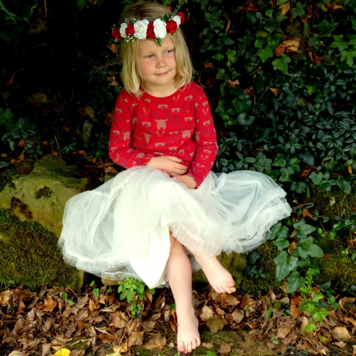 Maková panenka_červenobílý věneček do vlasů