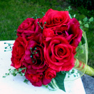 Svatební kytice rudých růží_SKLADEM