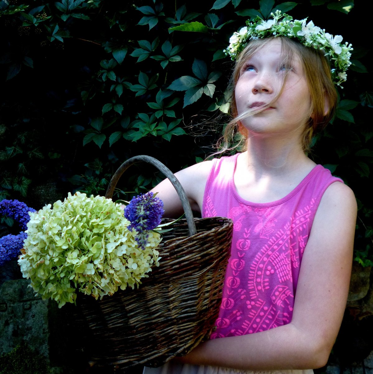 Květinový věneček s jabloňovými květy do vlasů