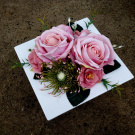 Růže s bedrníčkem_ růžovo-zelená dekorace na stůl