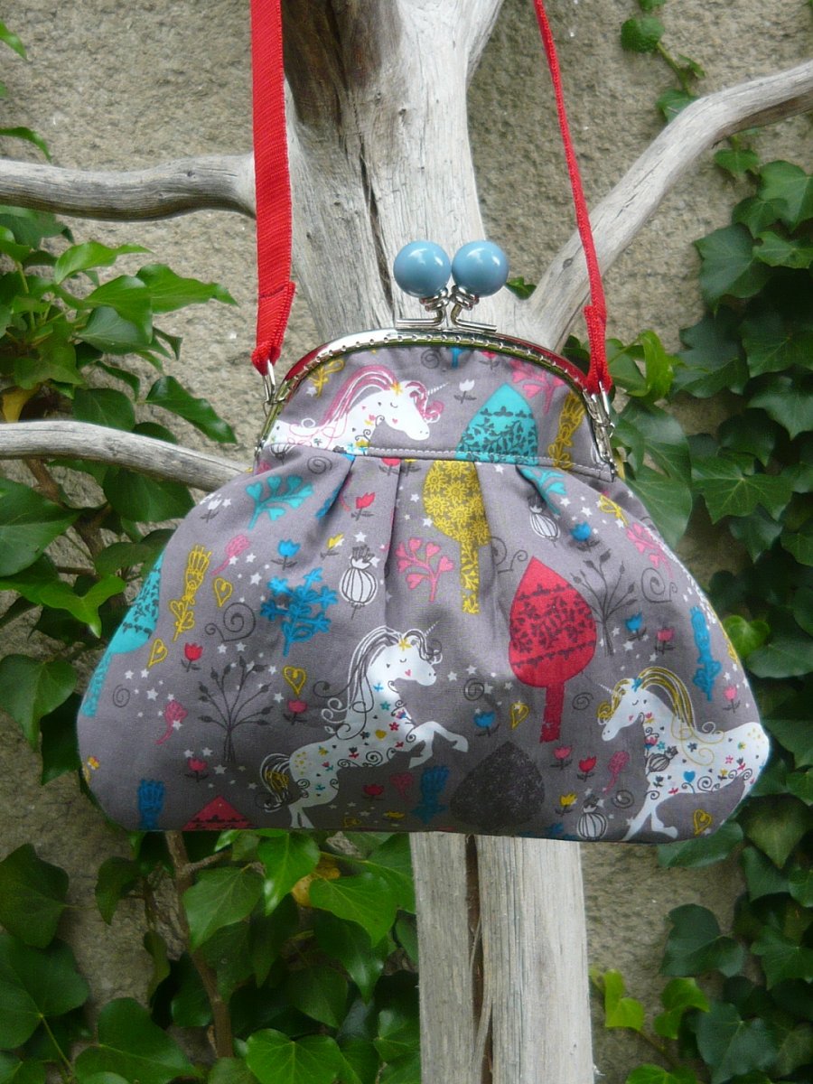 Kabelka s jednorožci