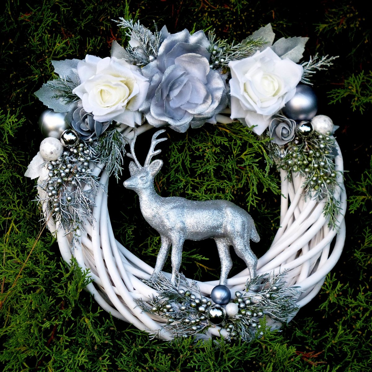 Slavnosti sněženek_věnec na dveře