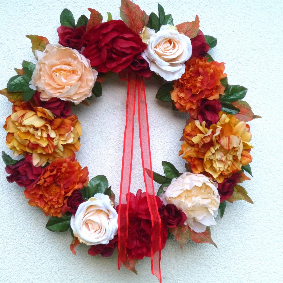 Velký věnec s hedvábnými pivoňkami_50 cm