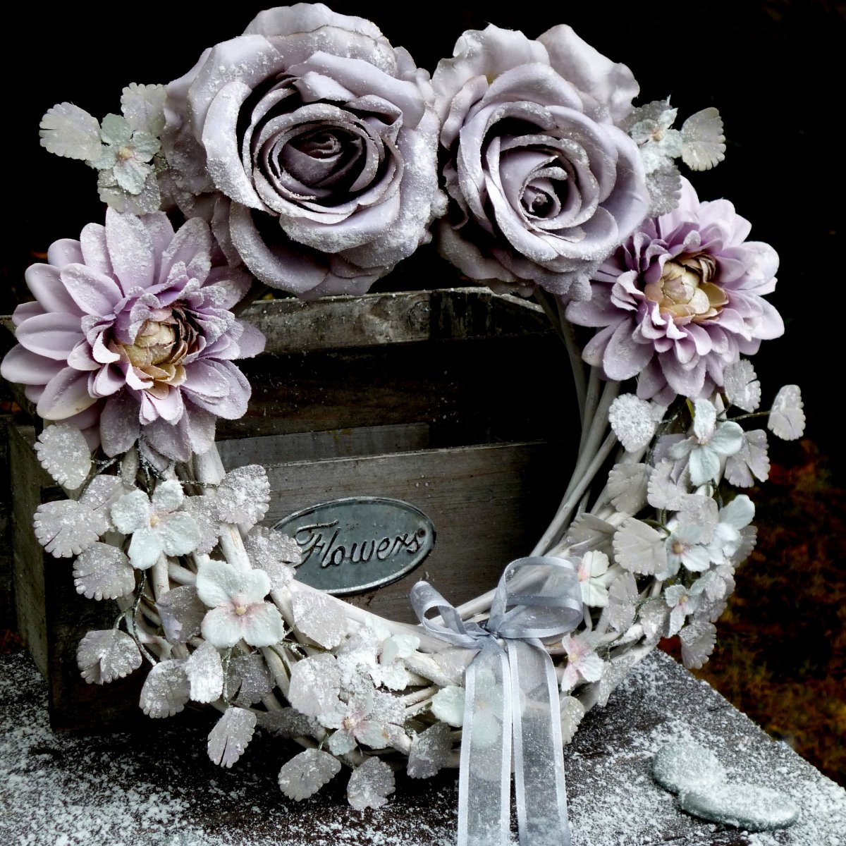 Něžný zasněžený věnec