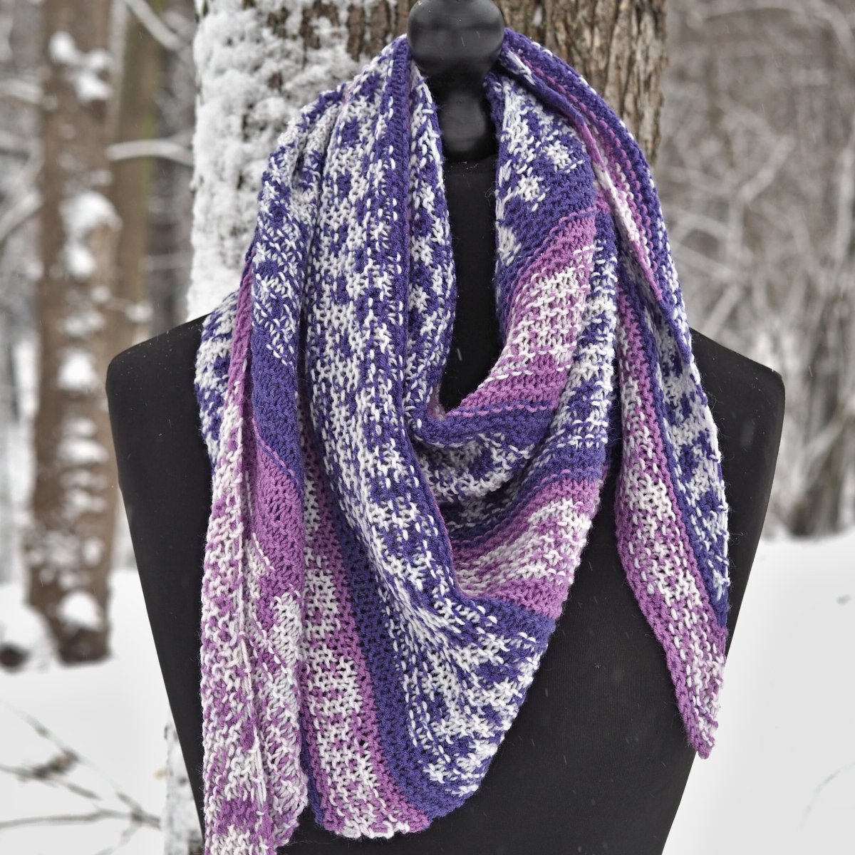 RUČNĚ PLETENÝ ASYMETRICKÝ ŠÁTEK 