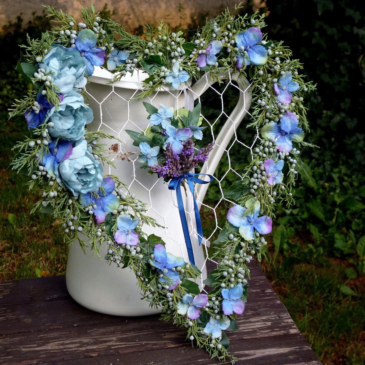 Velké srdce s živým jalovcem, hortenzií a levandulí 36x36 cm