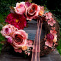 Podzimní věnec s hedvábnými starorůžovými  růžemi a hortenzií 