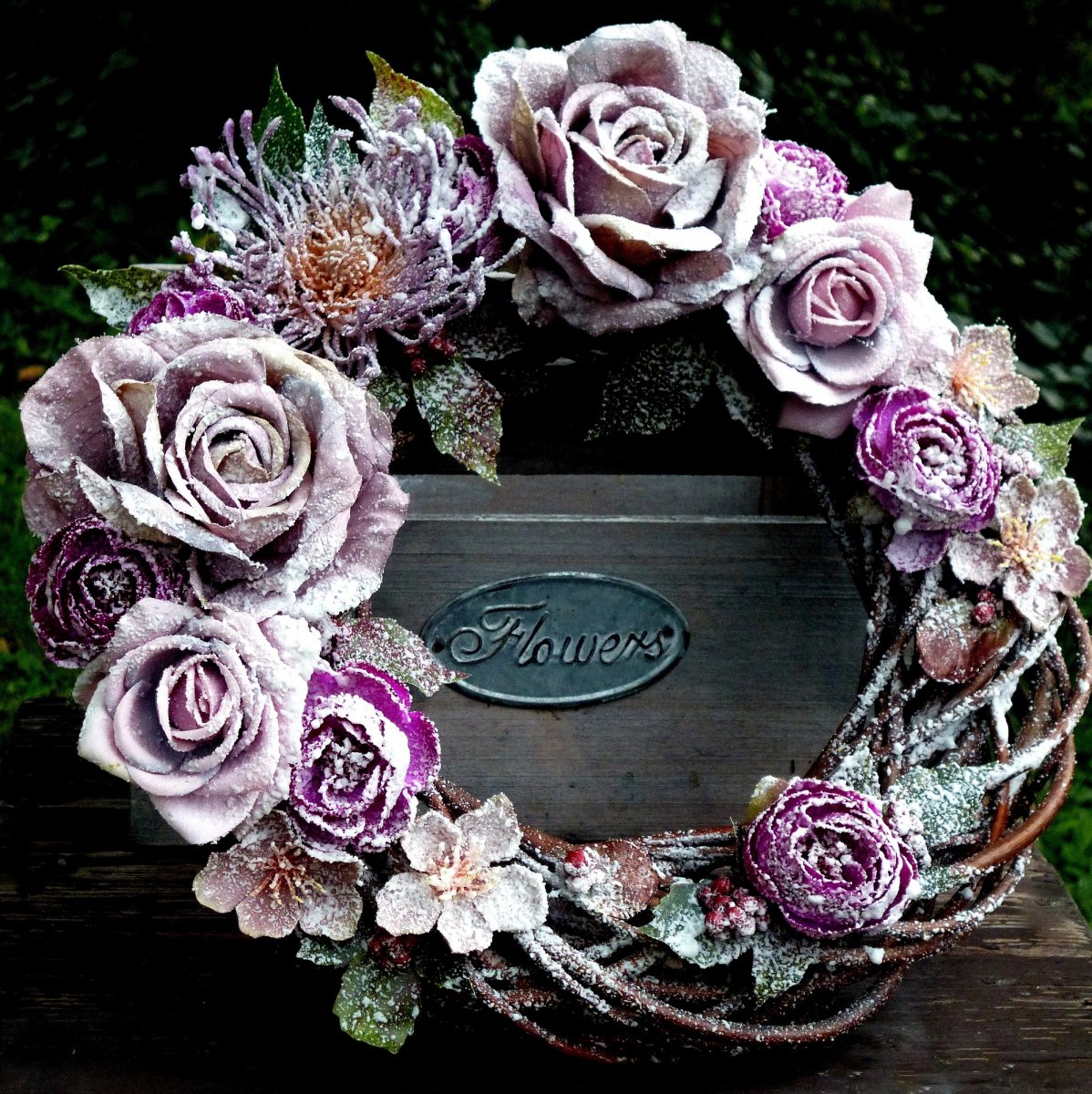 Zasněžený věnec starorůžový